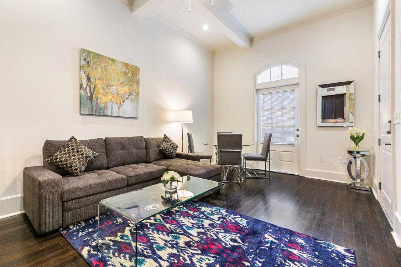 1 And 2 Bedroom Private Condos Steps Away From French Quarter 뉴올리언스 외부 사진