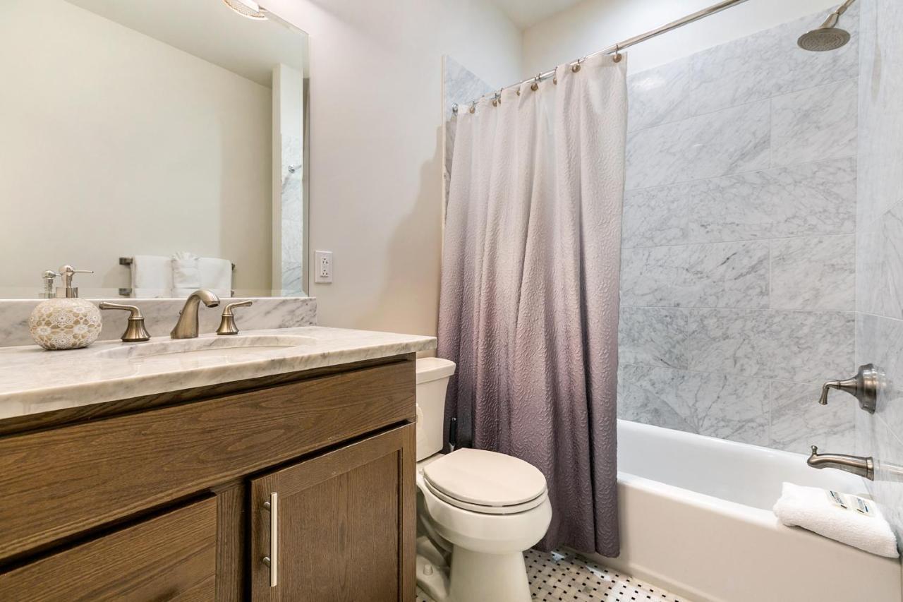1 And 2 Bedroom Private Condos Steps Away From French Quarter 뉴올리언스 외부 사진