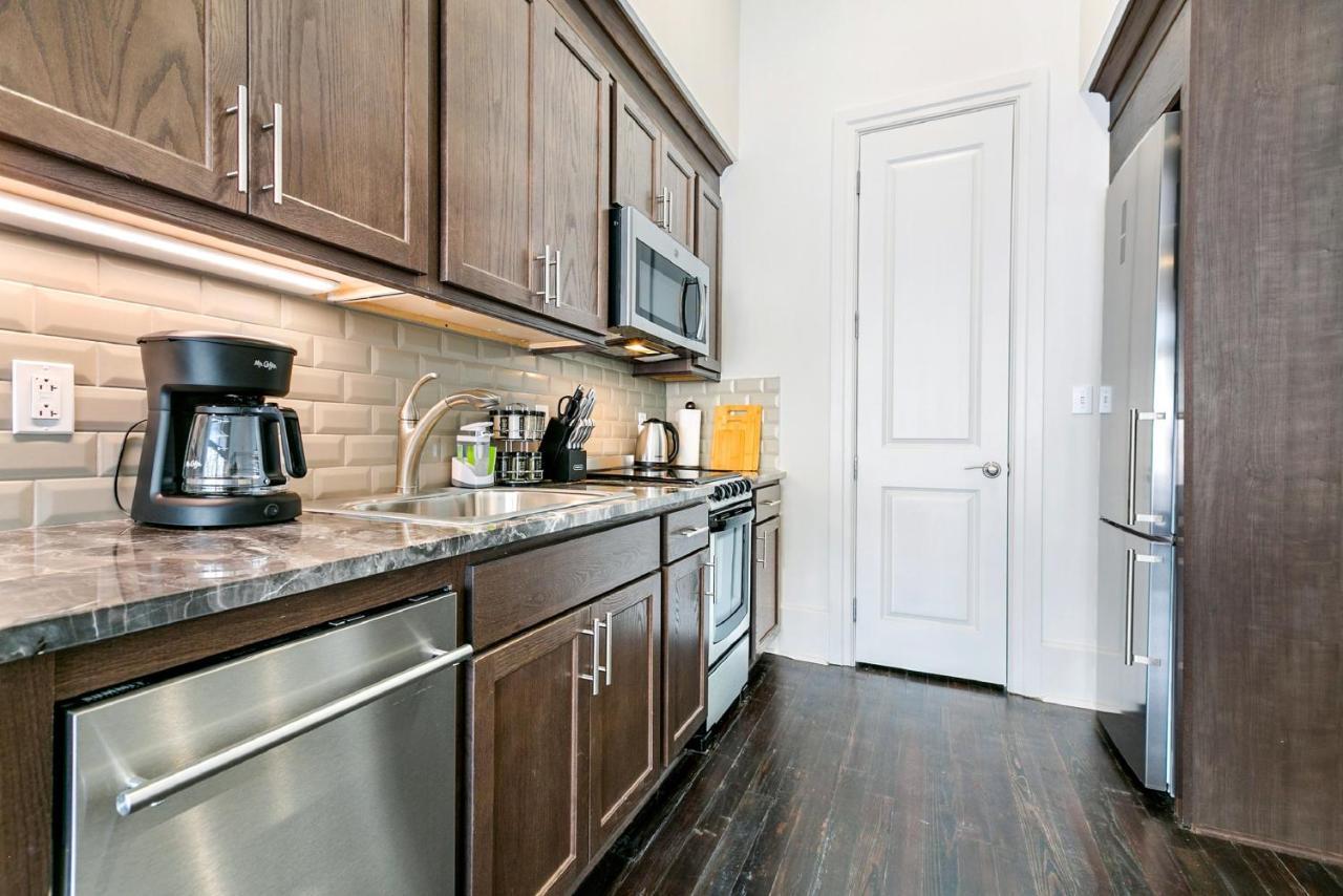 1 And 2 Bedroom Private Condos Steps Away From French Quarter 뉴올리언스 외부 사진